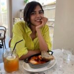 Kalyani Priyadarshan Instagram - Really need to learn a new pose 🍳🥘🍝