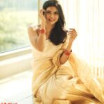 Kalyani Priyadarshan Instagram - Un pudavai mundhaanai saaindhadhil, indha bhoomi poo poothadhu... Sometimes Tamil lyrics suit a Mallu look ✨ Shot by nanban @tarunkoliyot Makeup @chisellemakeupandhair Special thanks to my ladies @poornimaindrajithofficial and @pallavi_85