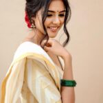 Kalyani Priyadarshan Instagram - Guide to dressing like a Mallu kutty Ammede Jimmiki Kammal. Check Kerala half saree. Check. Mullapoo. Check Glass bangles. Check Shot by @kiransaphotography Wearing @poornimaindrajith Stylist @styledbyindrakshi Makeup @chisellemakeupandhair Hair @hairstyle_by_gayathri