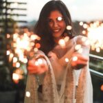 Kalyani Priyadarshan Instagram - #throwback to a Diwali where the word ‘Covid’ didn’t exist in our vocabularies ... This year despite everything that’s happening , I hope everyone manages to find their reason to smile and be hopeful for a better tomorrow. Have a happy (and safe) Diwali 🪔 📸 : @tarunkoliyot