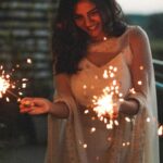 Kalyani Priyadarshan Instagram - #throwback to a Diwali where the word ‘Covid’ didn’t exist in our vocabularies ... This year despite everything that’s happening , I hope everyone manages to find their reason to smile and be hopeful for a better tomorrow. Have a happy (and safe) Diwali 🪔 📸 : @tarunkoliyot