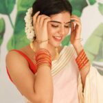 Kalyani Priyadarshan Instagram - Thiruvonam 2020 🍃✨ 📷: @tarunkoliyot @chisellemakeupandhair @poornimaindrajithofficial @kalyanjewellers_official @pallavi_85