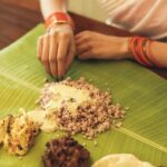 Kalyani Priyadarshan Instagram - Ta da! അങ്ങനെ, സദ്യക്ക് ആദ്യമായിട്ട് ഇലയിട്ട് വിളമ്പി 😎🍃💫 Happy onam! If sadhya is inside, serenity is outside Photostory : @tarunkoliyot Makeup : @chisellemakeupandhair