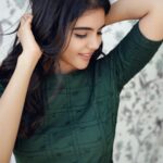 Kalyani Priyadarshan Instagram - 🕊🦚🦢 Shot by @kiransaphotography Outfit @alka.hari Makeup @chisellemakeupandhair Hair @voltstylebar