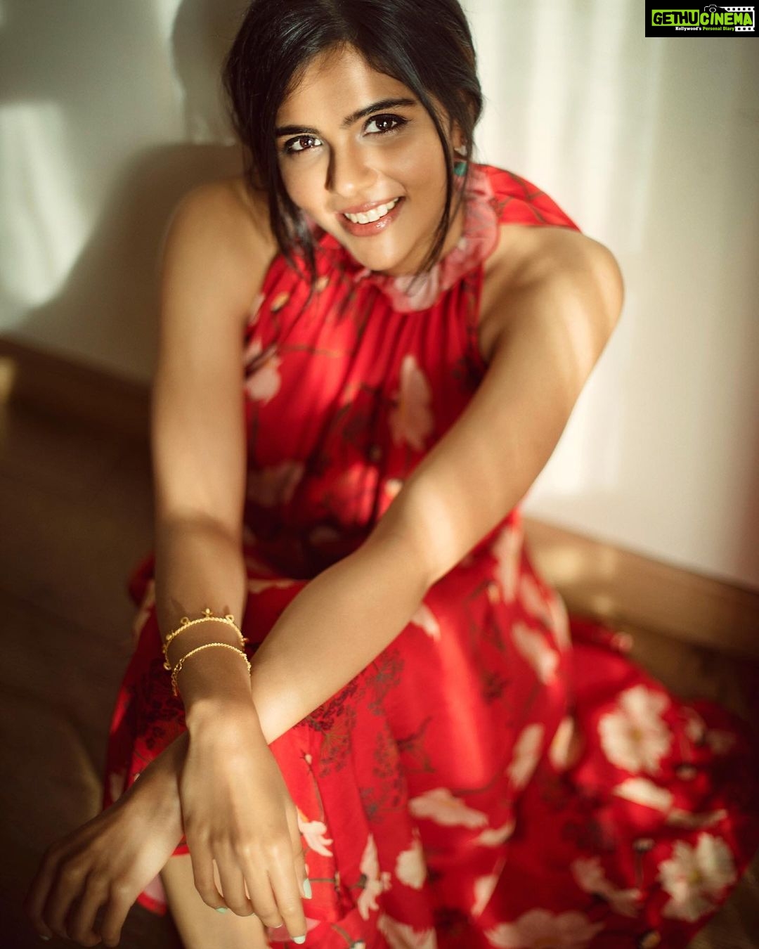 Kalyani Priyadarshan Instagram - Promos have started. Which means... I have pictures to post!! ππ» #heropromotions #heroondec20 Shot by @kiransaphotography Fashion Stylist @pallavi_85 Outfit by @silqthelabel Bracelets @amrapalijewels Earrings @hm HMU @pinkylohar