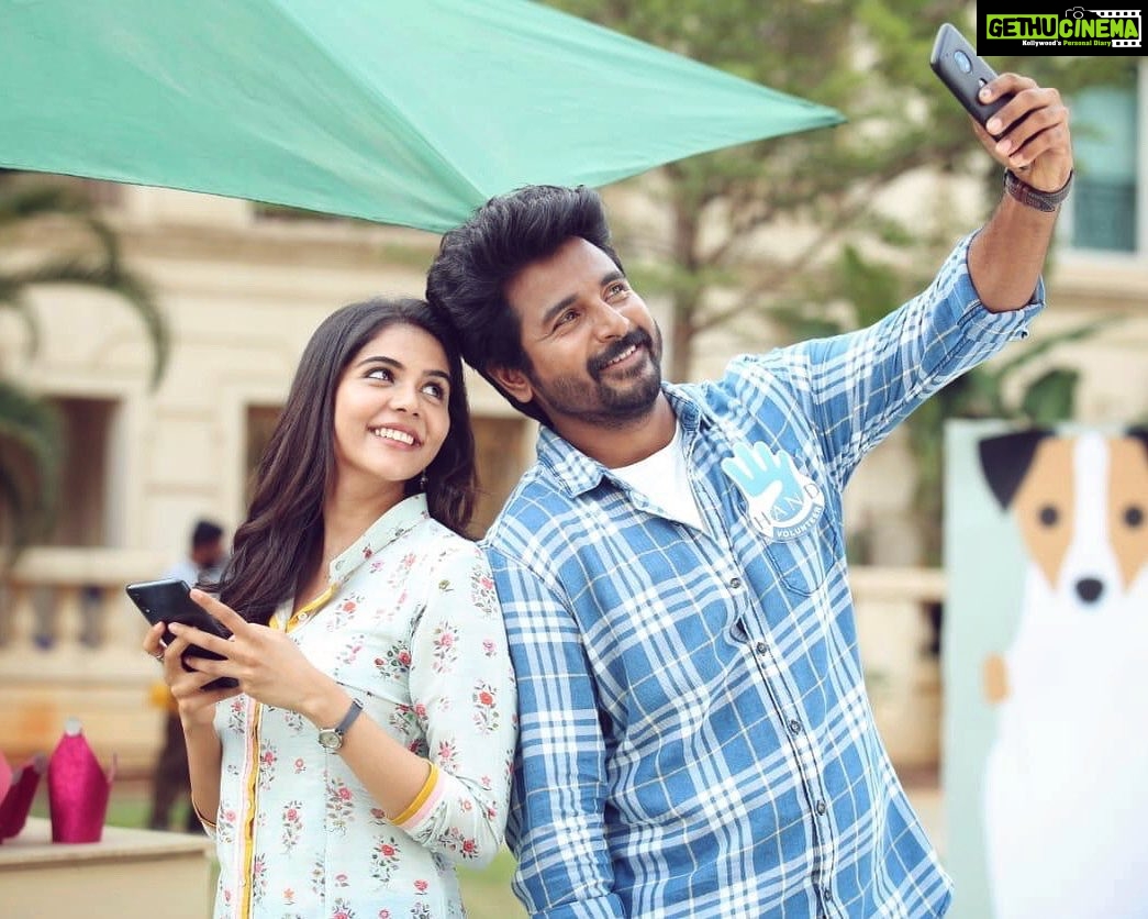 Kalyani Priyadarshan Instagram - You guys asked for a selfie of ours no? Here it is 😄🤪@sivakarthikeyan #Hero
