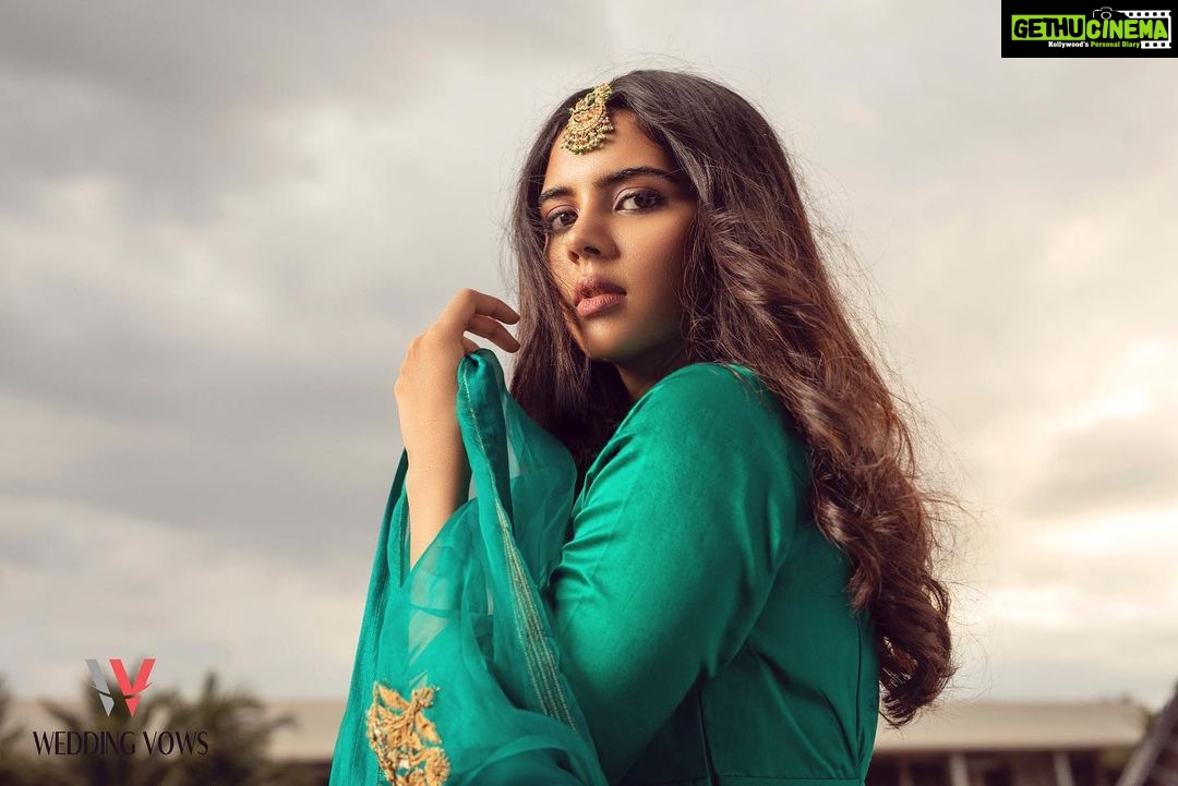 Kalyani Priyadarshan Instagram - Keep forgetting to post these! For this month’s issue of @weddingvows.in Stylist: @jukalker Outfit: @raw_mango Jewelry: @harinifinejewellery Makeup and Hair: @pinkylohar Photographer: Ananda Krishna
