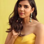 Kalyani Priyadarshan Instagram – As you can tell, I’ve been having a thing for yellow lately 🌼🌻🌞

Thank you @natashasinghstylist for this gorgeous dress and earrings! Finally found the right occasion for it 💛

Shot by @tarunkoliyot 
Styled by @pallavi_85 @openhousestudio.in 
Solitaires @kalyanjewellers_official 
Earrings @karen_millen 
Makeup @amitkagda 
Hair @savitanalwade