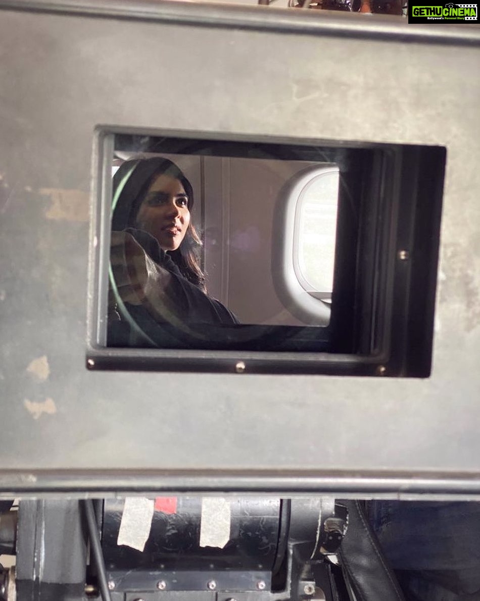 Kalyani Priyadarshan Instagram - We all sometimes have a desire to freeze the wonderful moment we are in, just like what a camera does… and stay in that moment forever… 📸 : @silambarasantrofficial ♥️ #maanadu #thankyou