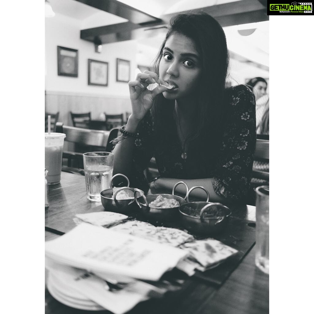 Kalyani Priyadarshan Instagram - I donβt know which one is tougher to wait for... my shot to be ready, or my food to come π€·π»ββοΈπ
