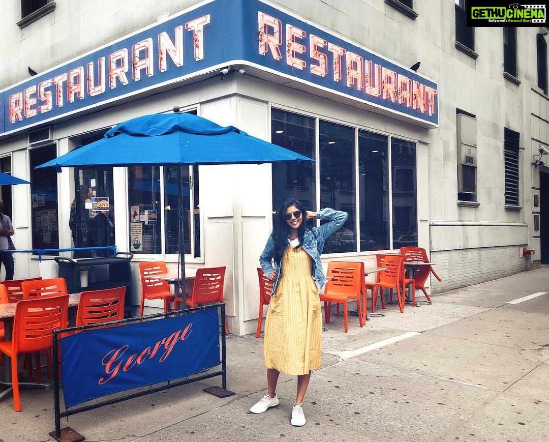Kalyani Priyadarshan Instagram - Extra marks for anyone who can figure out why this picture is special 😆😜 #teamgeorge (adding a hint: #favoritetvshow) New York, New York