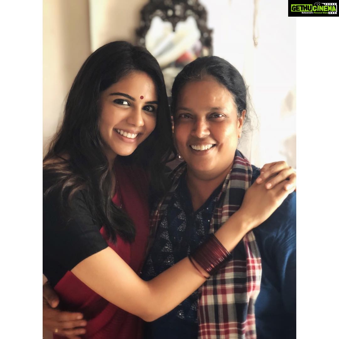 Kalyani Priyadarshan Instagram - Working with @brinda_gopal is one of my favorite things to do. Such a memorable day on set 😁 📷: @divakar.mani #shootdiaries #songwrap #sharwa27
