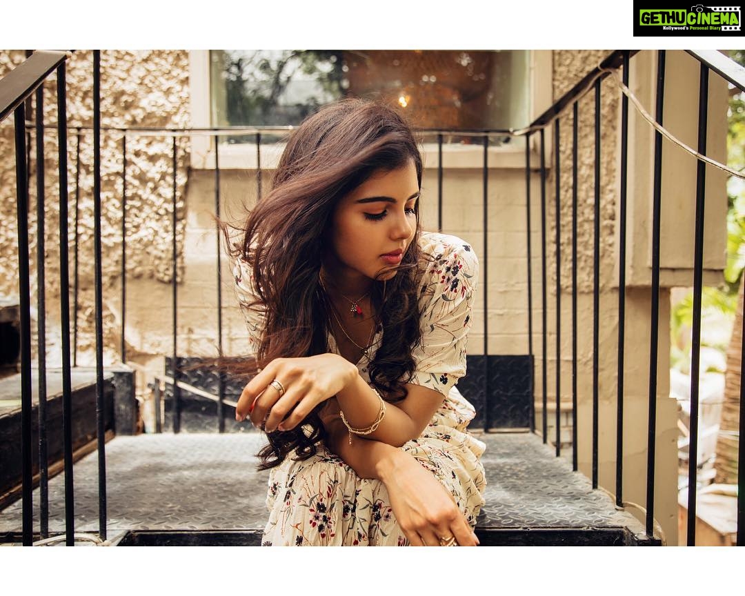 Kalyani Priyadarshan Instagram - Trying to bring my New York Nagaram days back to Nungambakkam . . . #picstreak #OneofThree @tarunkoliyot | @pallavi_85 | @pinkylohar |@bezinto