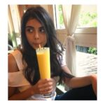 Kalyani Priyadarshan Instagram - When you slyly take a sip of your friend’s drink when they leave the table! #whileiwaitforfood #wheresmyfood #dietwhatdiet