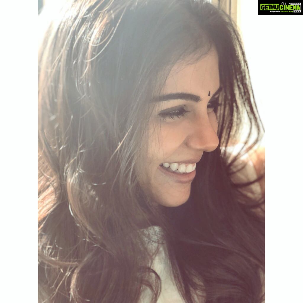 Kalyani Priyadarshan Instagram - Its so rare for me to find a photo that manages to capture my true self... @anisasi thanks da... I think this is my favorite ☀️☺️🌼