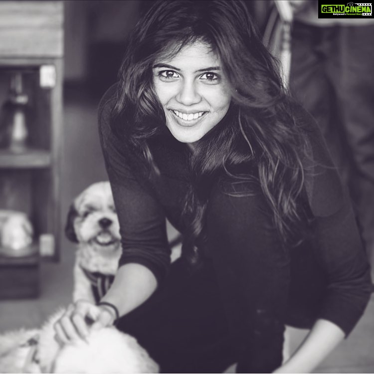 Kalyani Priyadarshan Instagram - πΆπΆ and ππ»