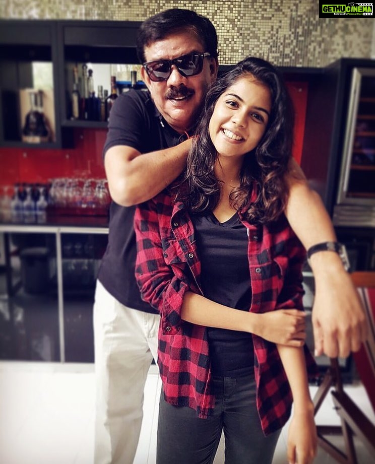 Kalyani Priyadarshan Instagram - Papa Bear 🐻 Four Frames