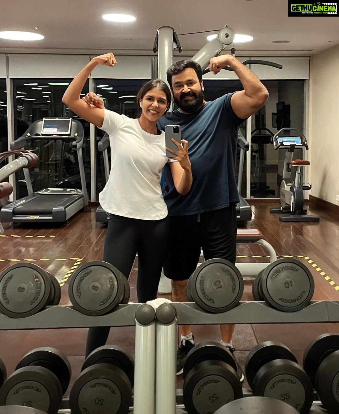 Kalyani Priyadarshan Instagram - His warm up alone was my entire workout 🤭