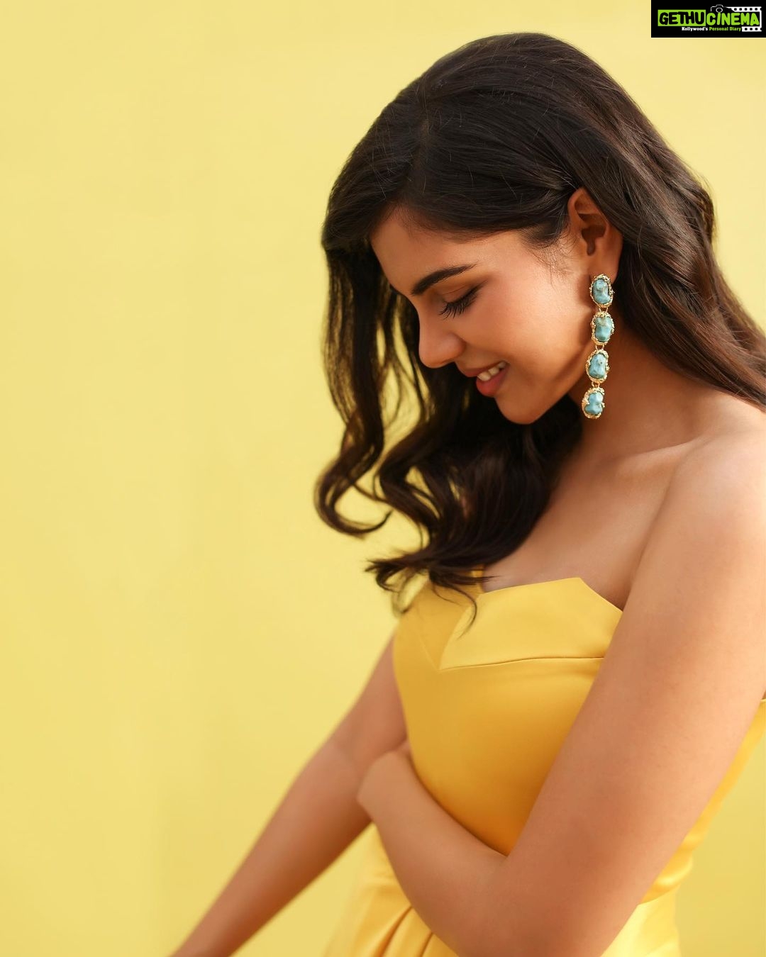 Kalyani Priyadarshan Instagram - As you can tell, Iβve been having a thing for yellow lately πΌπ»π Thank you @natashasinghstylist for this gorgeous dress and earrings! Finally found the right occasion for it π Shot by @tarunkoliyot Styled by @pallavi_85 @openhousestudio.in Solitaires @kalyanjewellers_official Earrings @karen_millen Makeup @amitkagda Hair @savitanalwade