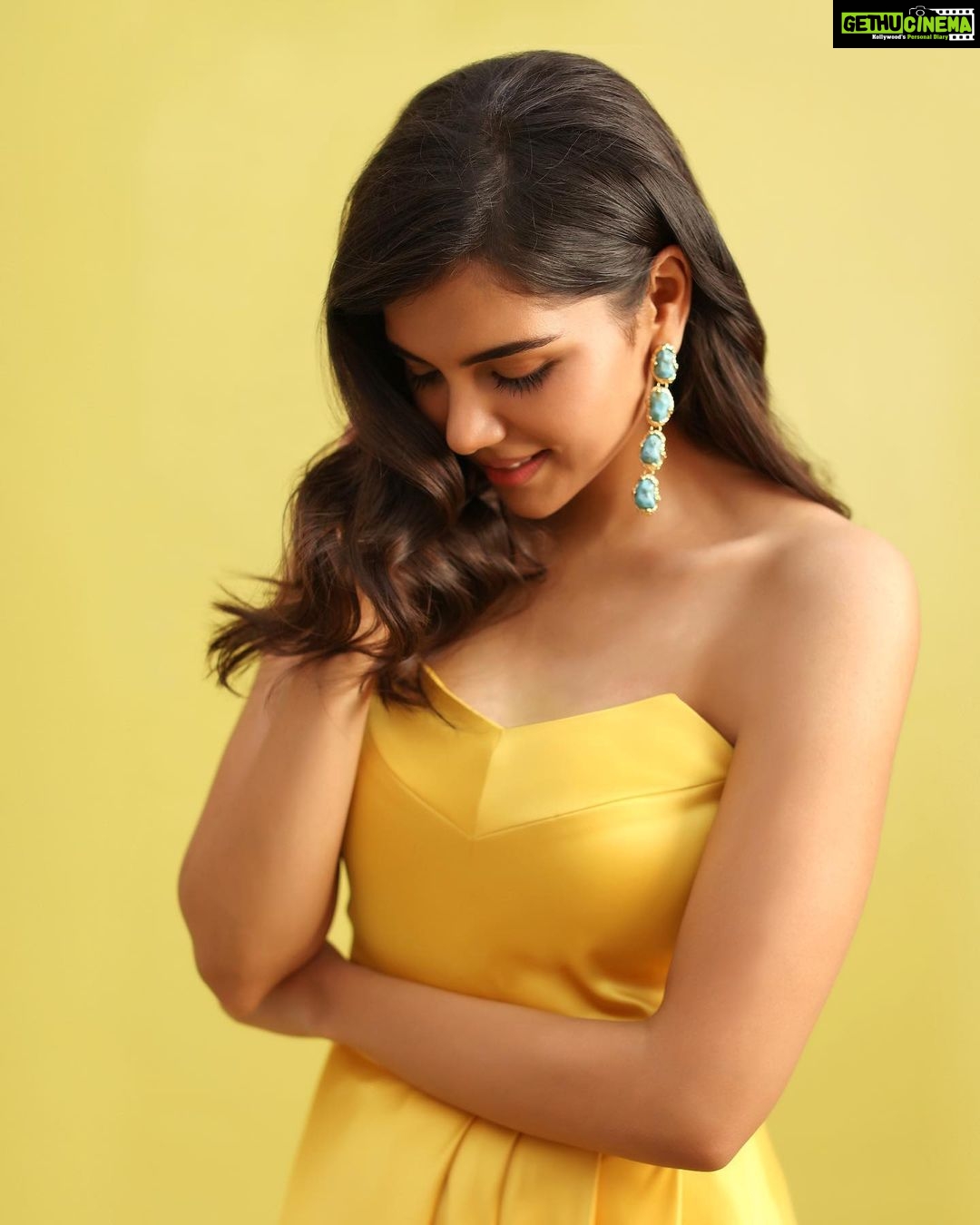 Kalyani Priyadarshan Instagram - As you can tell, Iβve been having a thing for yellow lately πΌπ»π Thank you @natashasinghstylist for this gorgeous dress and earrings! Finally found the right occasion for it π Shot by @tarunkoliyot Styled by @pallavi_85 @openhousestudio.in Solitaires @kalyanjewellers_official Earrings @karen_millen Makeup @amitkagda Hair @savitanalwade
