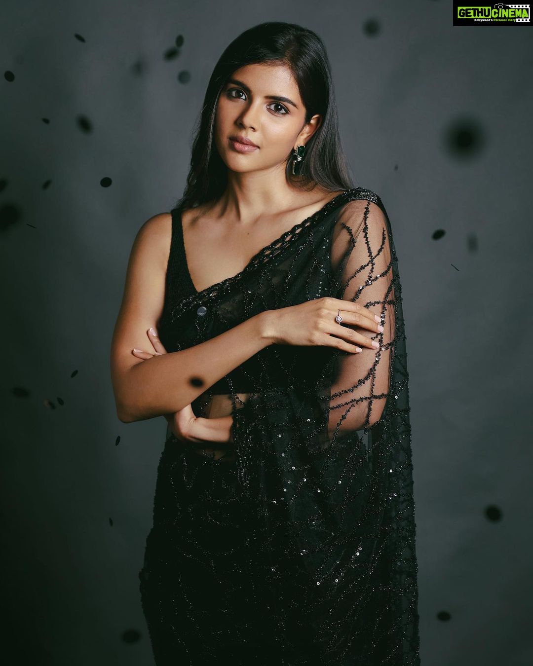 Kalyani Priyadarshan Instagram - May 8 2022, Galatta Awards Night 💫 Shot by : @tarunkoliyot Outfit: @sawangandhiofficial Jewellery: @kalyanjewellers_official @houseofqc Styling: @openhouse @pallavi_85 Makeup: @amitkagda Hair: @savitanalwade Team: @therouteofficial