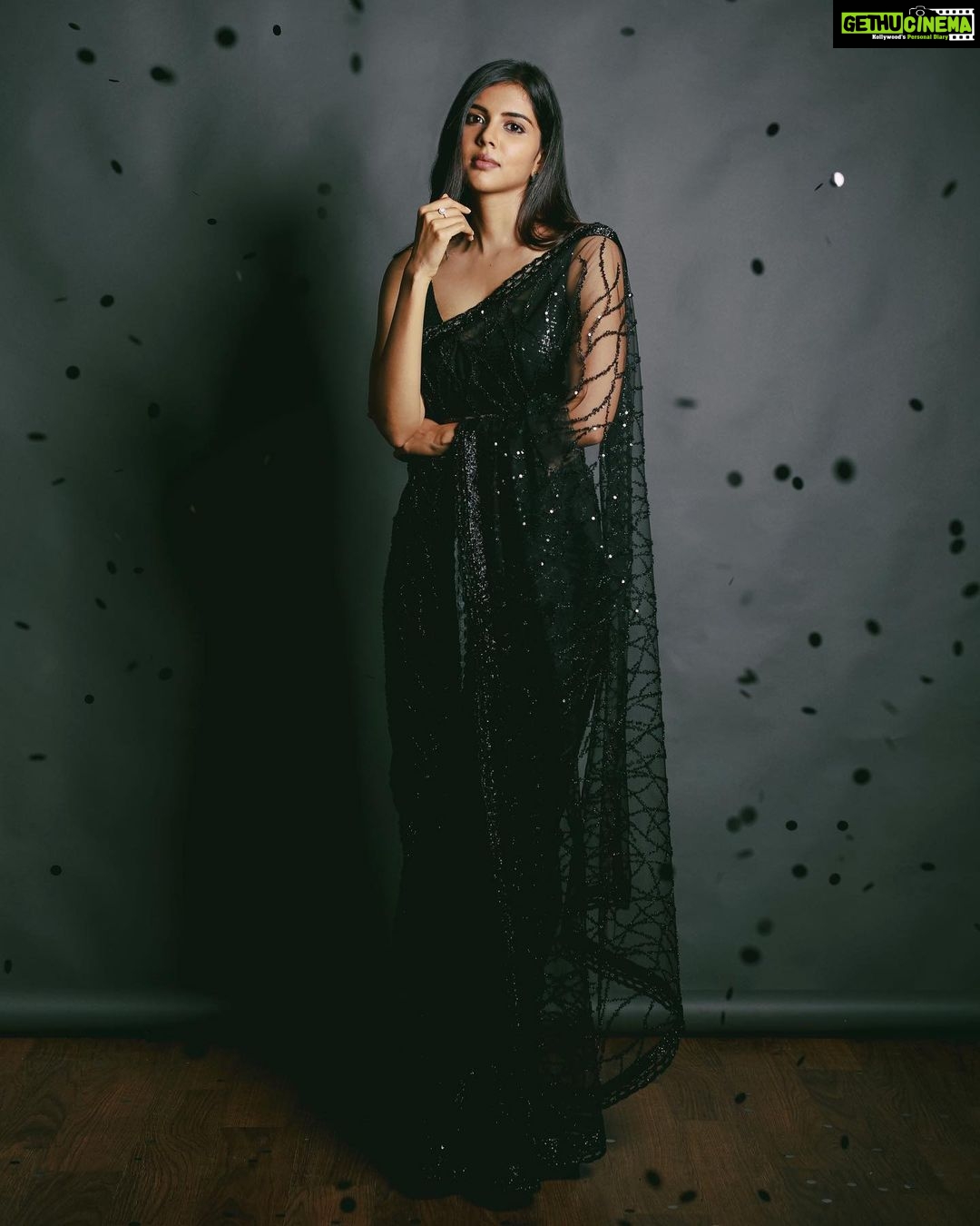 Kalyani Priyadarshan Instagram - May 8 2022, Galatta Awards Night 💫 Shot by : @tarunkoliyot Outfit: @sawangandhiofficial Jewellery: @kalyanjewellers_official @houseofqc Styling: @openhousestudio.in @pallavi_85 Makeup: @amitkagda Hair: @savitanalwade Team: @therouteofficial