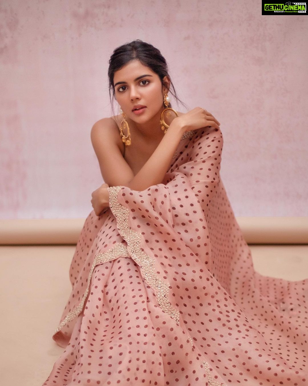 Kalyani Priyadarshan Instagram - For Mirchi Music Awards 🌶 💫 Shot by @kiransaphotography Styled by @shruthimanjari Saree @faabiianaofficial Rings @kalyanjewellers_official Earrings @radhikaagrawalstudio Makeup @amitkagda Hair @savitanalwade Organized by @therouteofficial
