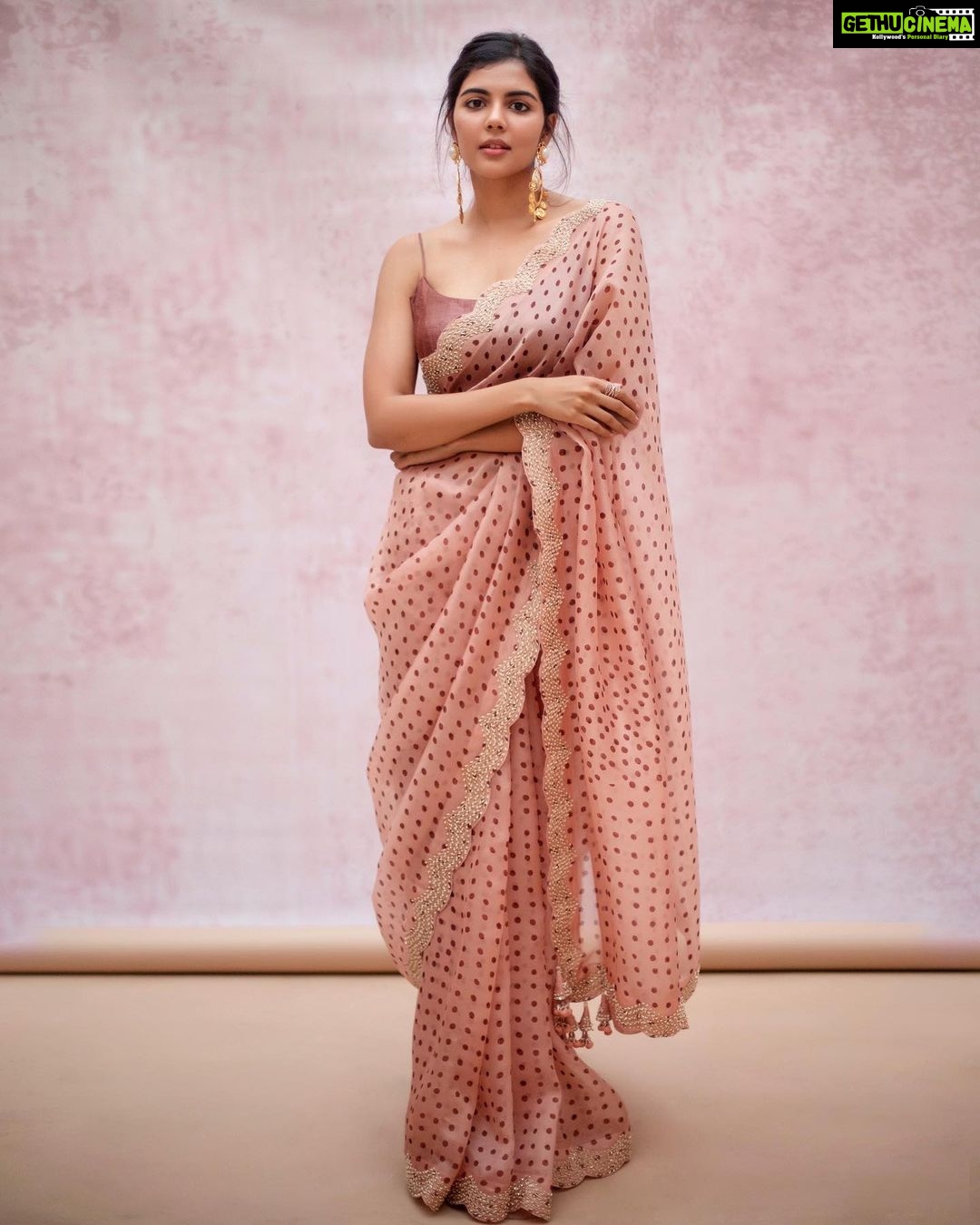Kalyani Priyadarshan Instagram - For Mirchi Music Awards 🌶 💫 Shot by @kiransaphotography Styled by @shruthimanjari Saree @faabiianaofficial Rings @kalyanjewellers_official Earrings @radhikaagrawalstudio Makeup @amitkagda Hair @savitanalwade Organized by @therouteofficial