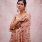 Kalyani Priyadarshan Instagram - For Mirchi Music Awards 🌶 💫 Shot by @kiransaphotography Styled by @shruthimanjari Saree @faabiianaofficial Rings @kalyanjewellers_official Earrings @radhikaagrawalstudio Makeup @amitkagda Hair @savitanalwade Organized by @therouteofficial