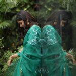Kalyani Priyadarshan Instagram - Me: "Mirror mirror on the wall, who's the prettiest, funniest and coolest of them all?" Them: "Umm that's a glass window" Me: "oh ok 😶" . . Shot by @kiransaphotography Styled by @nikhitaniranjan Outfit @picchika Jewelry @kalyanjewellers_official