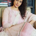 Kangana Ranaut Instagram - जब पाप बढ़ जाता है, तो सर्वनाश होता है और उस के बाद सृजन होता है… And the lotus 🪷 of life blooms ….