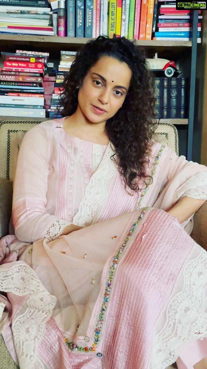 Kangana Ranaut Instagram - जब पाप बढ़ जाता है, तो सर्वनाश होता है और उस के बाद सृजन होता है… And the lotus 🪷 of life blooms ….