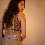 Keerthy Suresh Instagram – Bling it on when its your friend’s wedding ✨

#weddingvibes 

@rimpleandharpreet 
@thewhiteepapercommunications 
@amrapalijewels @amethystchennai
@archamehta @ruchi.munoth @kiransa 
@niyati_kothari @tinamukharjee