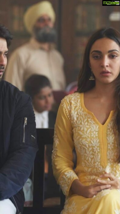 Kiara Advani Instagram - Shaadi ke baad sab badal jaata hai ? Here's a story of love and family which is sure to tug at your heartstrings❤️ Catch #JugJuggJeeyo in cinemas from 24th June. Advance bookings open now - https://bookmy.show/JugJuggJeeyo https://m.paytm.me/jugjuggjeeyo @karanjohar @apoorva1972 @ajit_andhare @anilskapoor @neetu54 @varundvn @manieshpaul @mostlysane @raj_a_mehta @rishiwrites @dharmamovies @viacom18studios @tseries.official