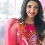 Krithi Shetty Instagram - #smile ❤️ Sending you all love and positivity ✨
