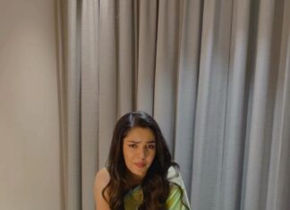 Krithi Shetty Instagram - Friday mood #arabickuthu 😎