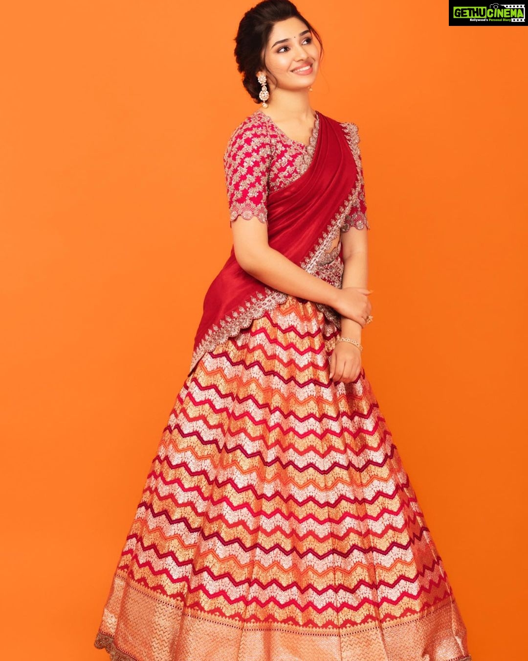 Krithi Shetty Instagram - Please watch #shyamsingharoy in theatres near you 😊 • • Outfit- @jayantireddylabel Earrings - @sankeerthi_jewels Styled by - @ashwin_ash1 & @hassankhan_3 Asst by - @vid_vidya Pics - @shareefnandyala Makeup - @chaks_makeup Hair - @hairbyvenky