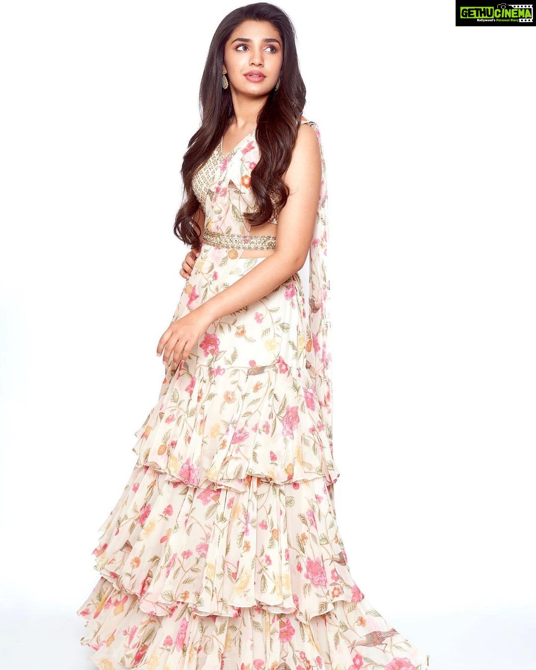 Krithi Shetty Instagram - The same light you see in others is shining within you too. #beconfident #loveyourself • • Outfit - @paulmiandharsh Styled by - @ashwin_ash1 & @hassankhan_3 Asst by - @hansikamawle Hair - @venky_dreambrush_makeupstudio Makeup - @chaks_makeup Jewellery- @arikatelier Clicked by - @eshaangirri