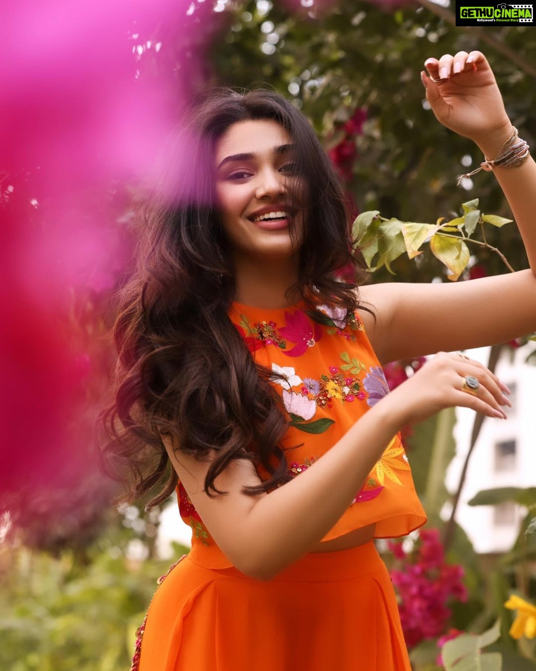 Krithi Shetty Instagram - Happy holi 🧡 #holi #positivevibes • • • Outfit - @taavareclothing Jewellery - @spillthebead Styled by - @ashwin_ash1 & @rashmitathapa Asst by - @johnmarkgari Hair - @dreambrush_makeupstudio Make up - @chaks_makeup Shot by - @portraits.by.sucharitharao