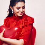 Krithi Shetty Instagram - There is only one happiness in this life, to love and to be loved ♥️ #valentineday #love
