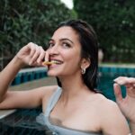 Kriti Kharbanda Instagram - Not without my 🍟 . . . #foodstagram #frenchfries #happiness #travel #kktravels #waterbaby