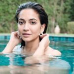 Kriti Kharbanda Instagram - Not without my 🍟 . . . #foodstagram #frenchfries #happiness #travel #kktravels #waterbaby
