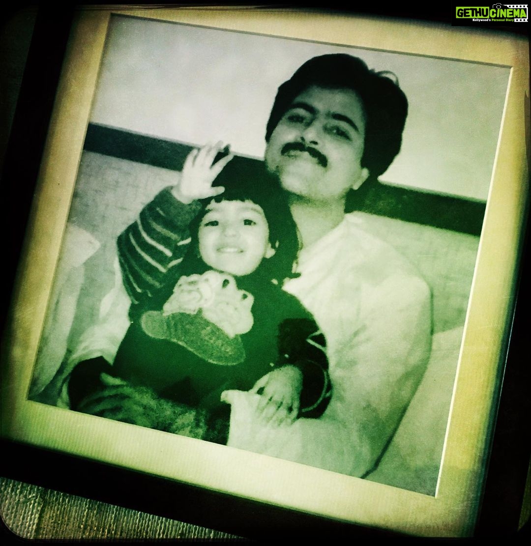 Kriti Sanon Instagram - You will always be the first man i loved! 💖 Happy Father’s Day Papa! ❤️🤗 Thank you for always being there for me and Nups.. for putting us before yourself (except when it comes to having sweets 🤪🤣) Love you Papa! ❤️ @sanonrahul
