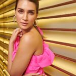 Kriti Sanon Instagram – Cotton Candy and some ☕️
@houseofamenofficial
📸 @houseofpixels