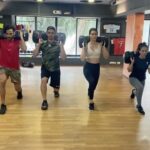 Kriti Sanon Instagram – Walking into the weekend The Tribe Style π₯
@kritisanon @karansawhney11 @robin_behl14 @anushkanandani
