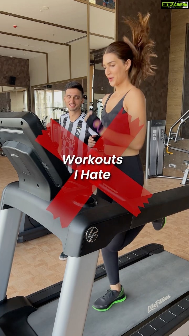 Kriti Sanon Instagram - Workouts I HATE π₯Ίπ΅βπ« But i still do them because you can never evolve in your comfort zone! ππ»ββοΈ