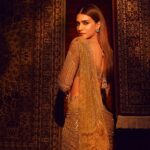 Kriti Sanon Instagram – Gold and Glitter ✨ 

@falgunishanepeacockindia 
HMU @kavyesharmaofficial @aasifahmedofficial 
Styled by @sukritigrover 
📸 @tejasnerurkarr