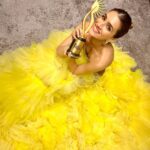 Kriti Sanon Instagram - Dreams do come true! All you need to do is keep working hard towards it and never lose faith! 🦋 It has taken me 8yrs to get my first #BestActress award. . But I’m so happy that I received my first for #Mimi - a film I’ll treasure forever, a character that will always be special in my filmography! 🤰🏻💖 🦋 Thank you @iifa for this validation and for an amazing evening!! 💃🏻 Will always be grateful to #Dinoo @laxman.utekar sir for making me your Mimi for life and the whole cast and crew of Mimi for making this journey so memorable! ❤️❤️