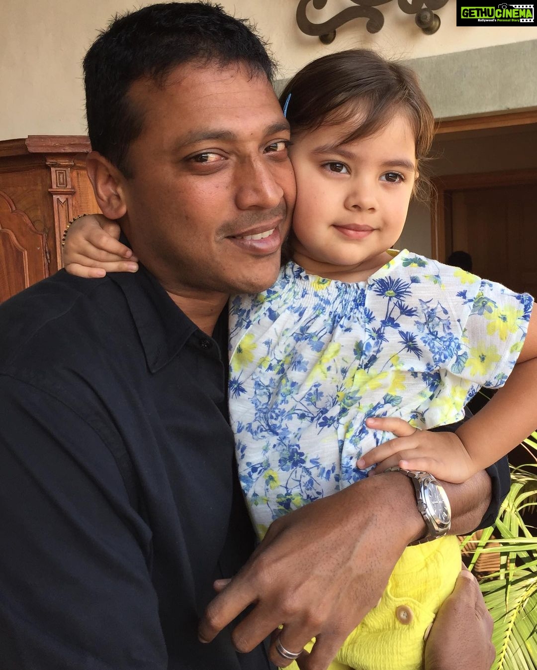 Lara Dutta Instagram - Fathers and daughters…. And grand daughters!!! 😍😍😍. Happy Father’s Day to the most special men in my life!!! #daddyslittlegirl #happyfathersday #love @mbhupathi @lalitduttadtt #krishnabhupathi @saldanhaclestin @mishcheryl @coaching101_bycheryl @sabrinathegoodwitch @kavitabhupathichadda