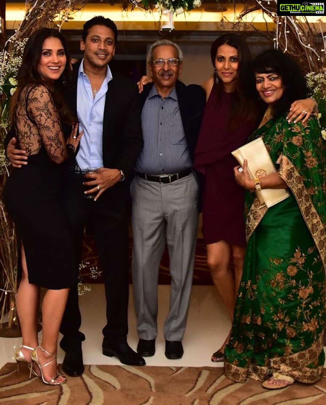 Lara Dutta Instagram - Fathers and daughters…. And grand daughters!!! 😍😍😍. Happy Father’s Day to the most special men in my life!!! #daddyslittlegirl #happyfathersday #love @mbhupathi @lalitduttadtt #krishnabhupathi @saldanhaclestin @mishcheryl @coaching101_bycheryl @sabrinathegoodwitch @kavitabhupathichadda